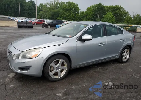 2013 Volvo S60 T5 из США, поврежденный, VIN YV1612FH8D2204579